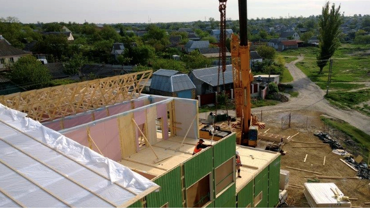 Assembly of multi-storey building